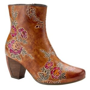 L`ARTISTE FOLKA BOOTIES CAMAL Size 38 (7.5-8) NWOB